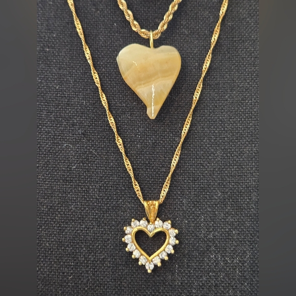 Elegant Gold Heart Pendant Necklace Set - Picture 2 of 16